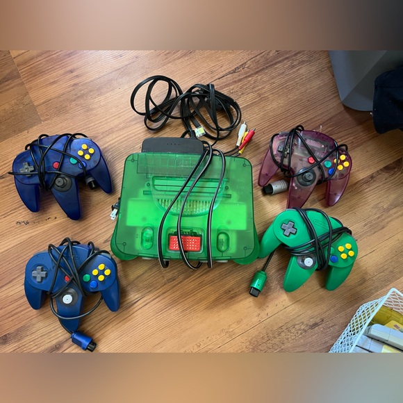 Nintendo 64 Console with Controllers & Games - Picture 1 of 6